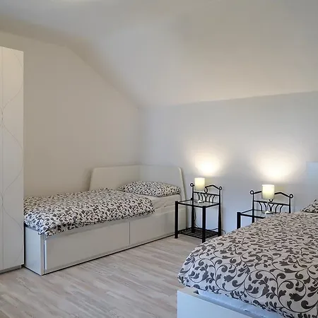 Dolje Apartment